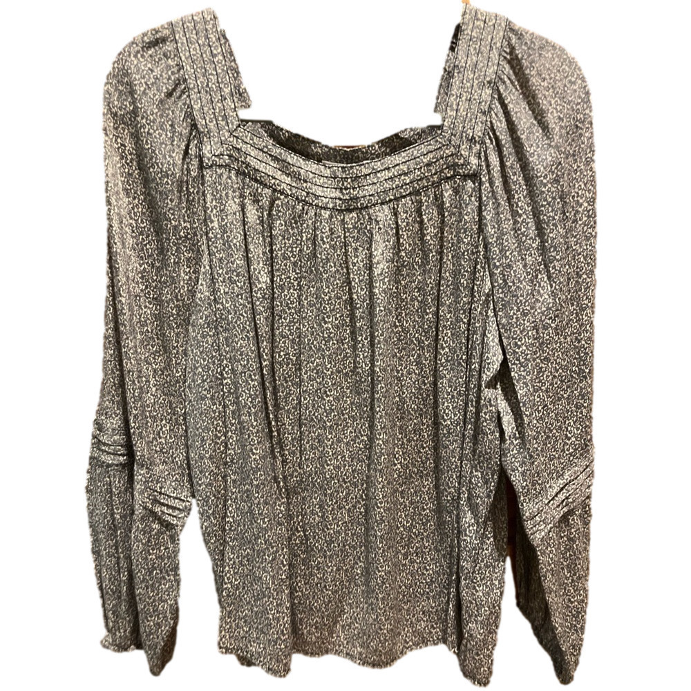 238. WOMENS LAUREN CONRAD XXL DETAIL TOP